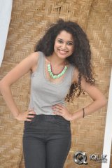 Soumya Sukumar at Pora Pove Movie Success Meet